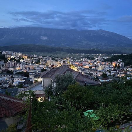 Luigi Guest House Gjirokaster Bagian luar foto