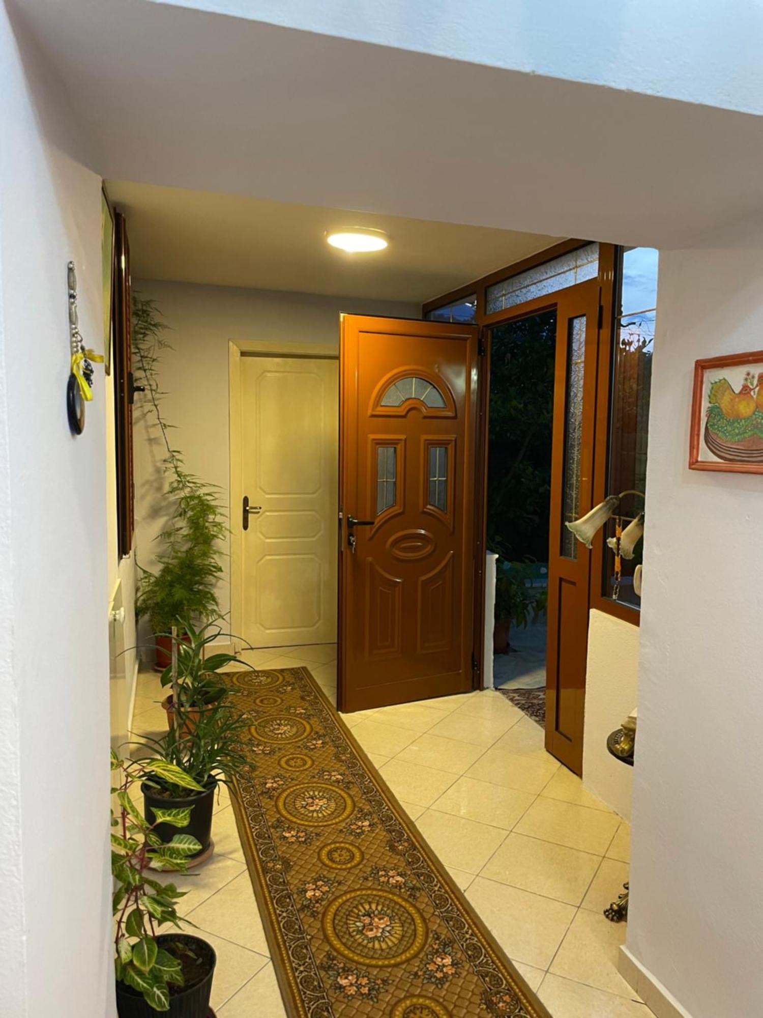 Luigi Guest House Gjirokaster Bagian luar foto