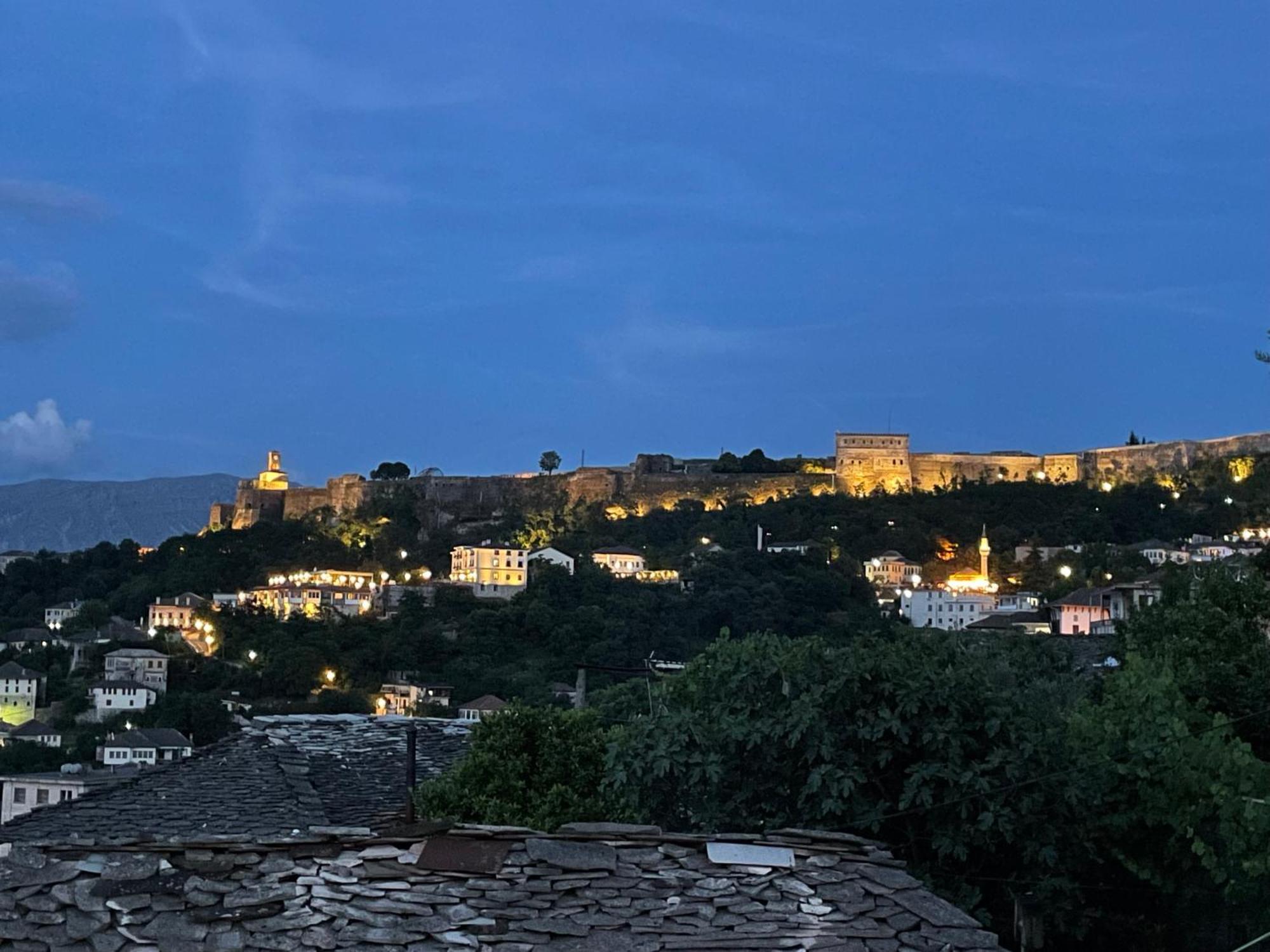 Luigi Guest House Gjirokaster Bagian luar foto