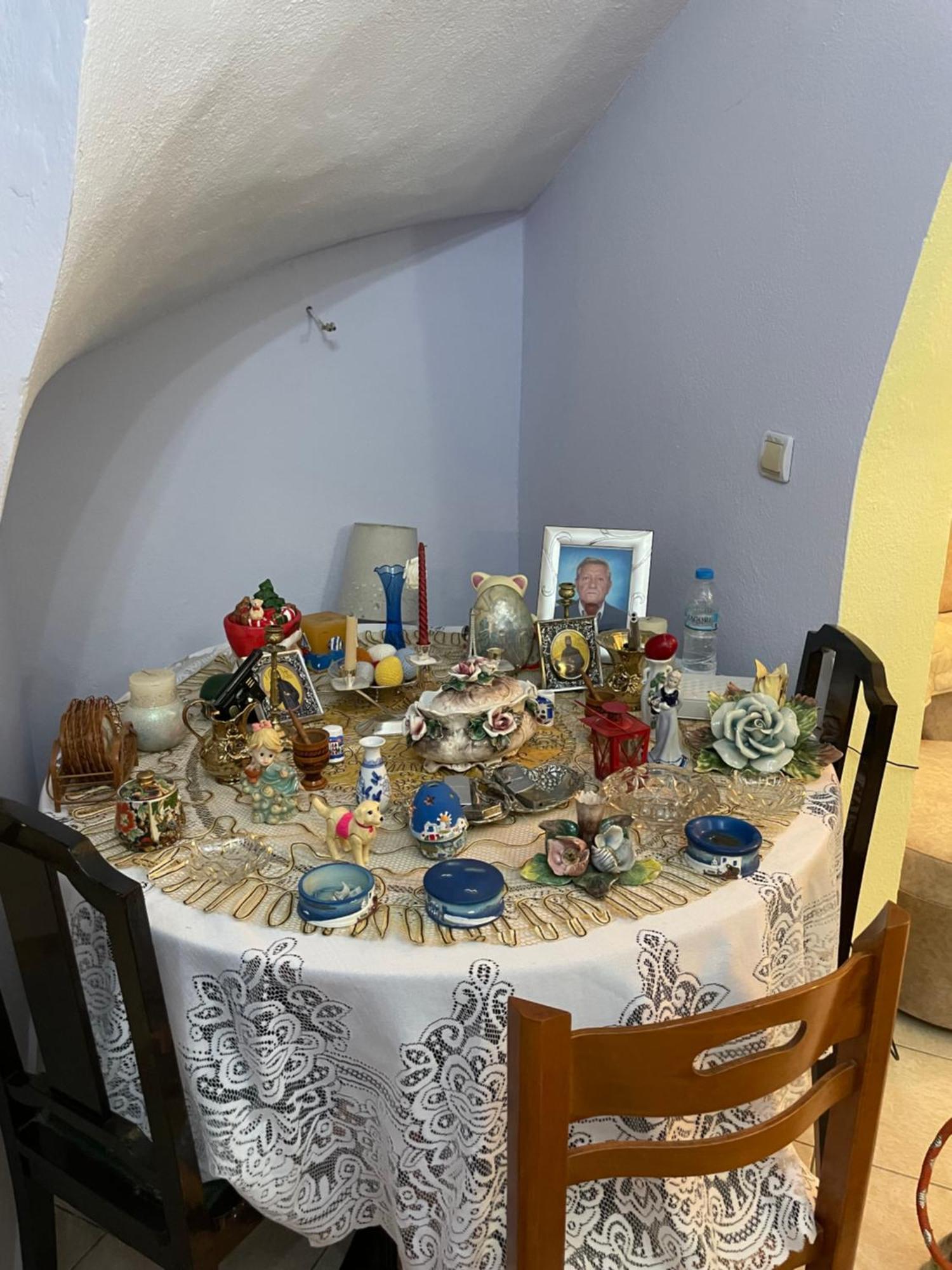 Luigi Guest House Gjirokaster Bagian luar foto