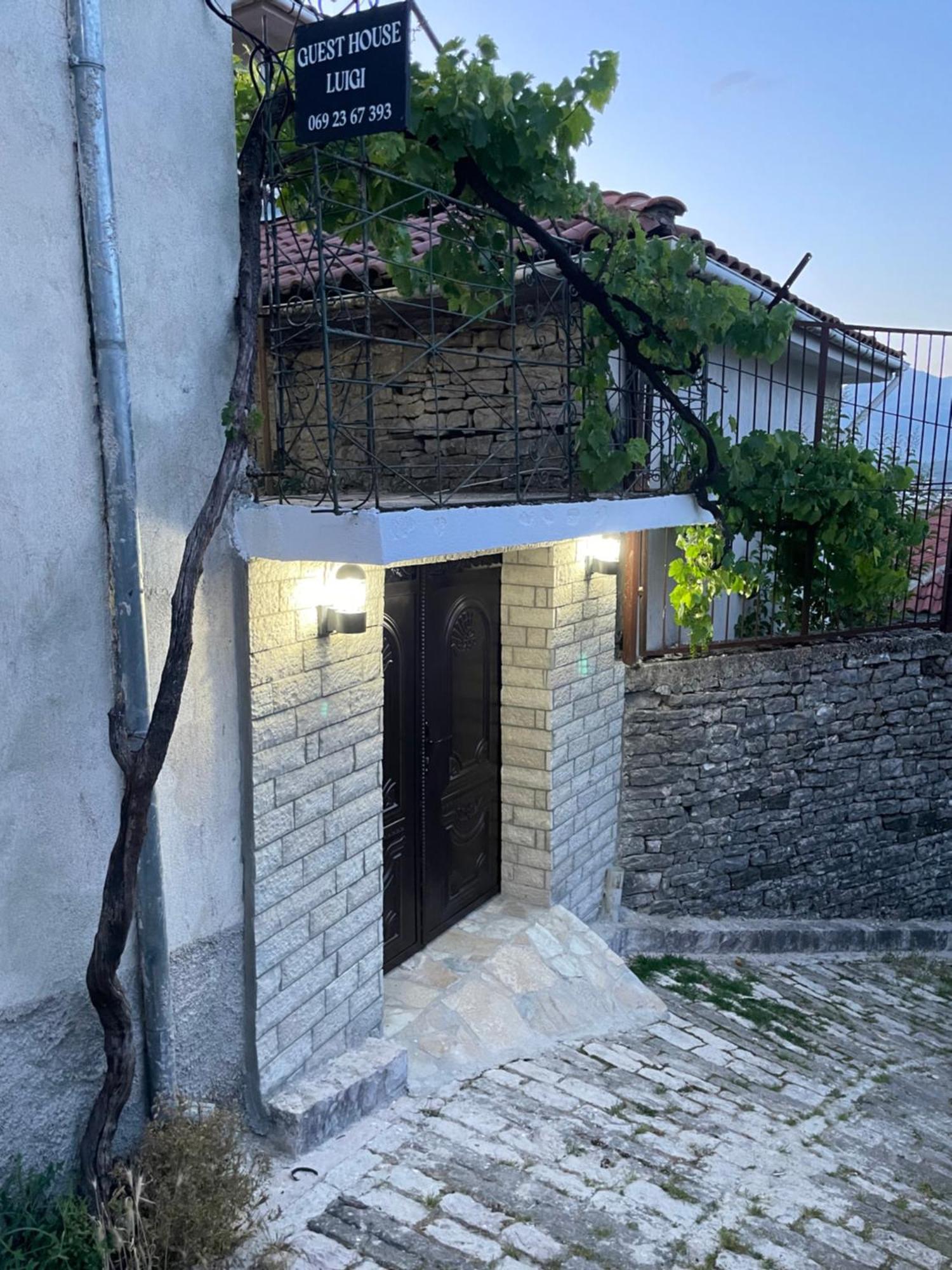 Luigi Guest House Gjirokaster Bagian luar foto