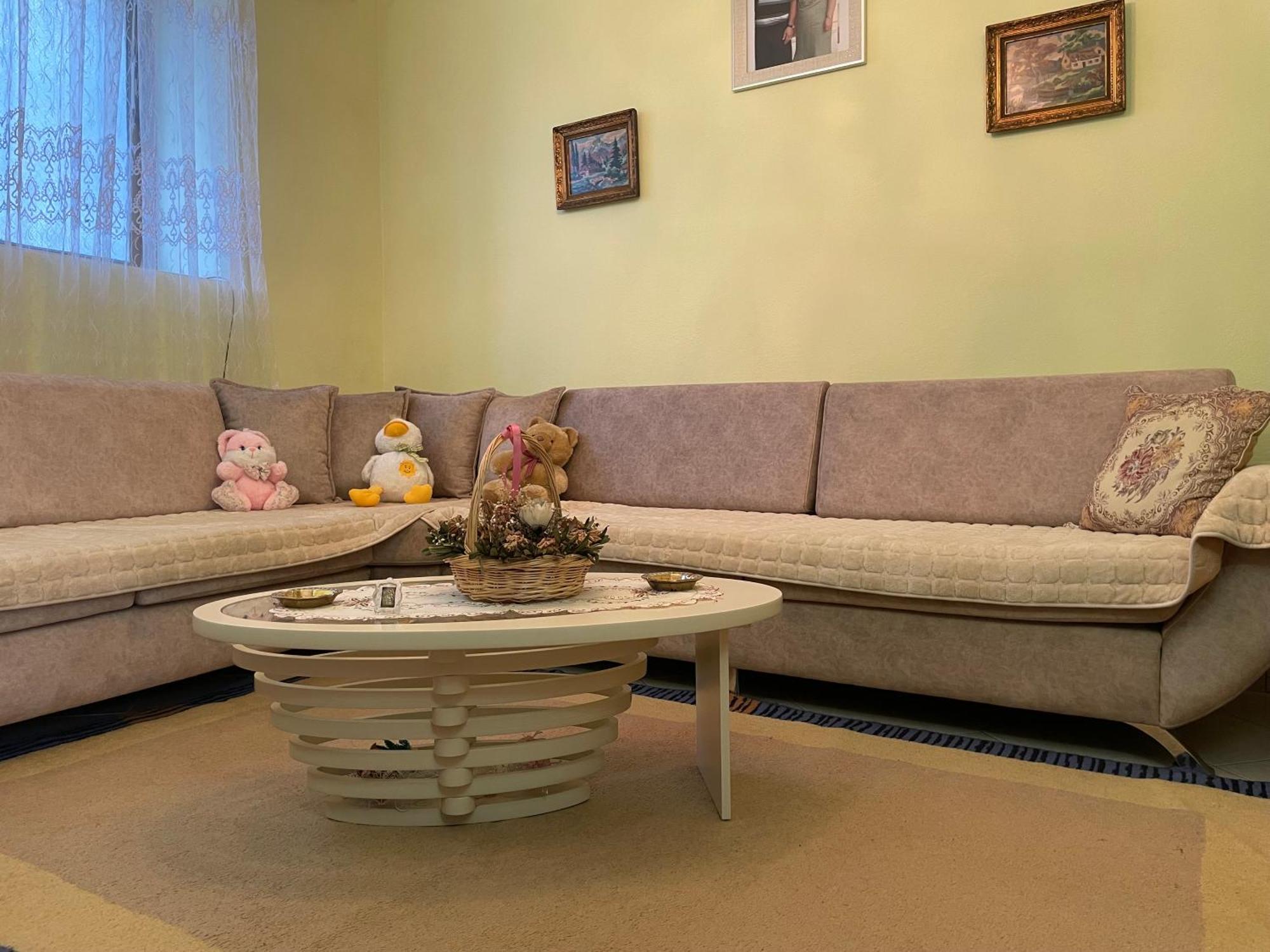 Luigi Guest House Gjirokaster Bagian luar foto