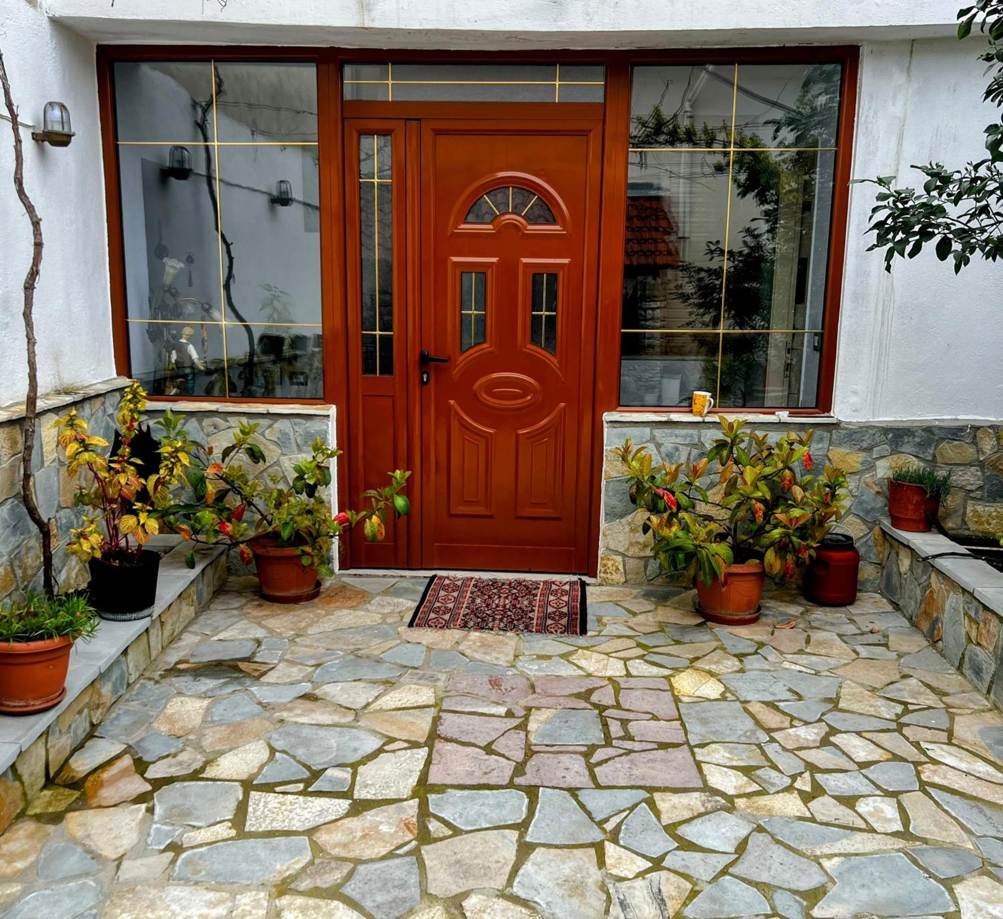 Luigi Guest House Gjirokaster Bagian luar foto